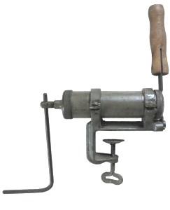 enlarge picture  - tobacco cutter weapon p.