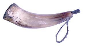 greres Bild - Pulverhorn Horn      1750
