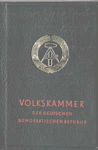 greres Bild - Ausweis DDR Volkskammer
