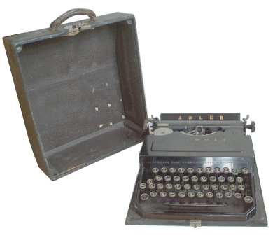 greres Bild - Schreibmaschine Adler1940
